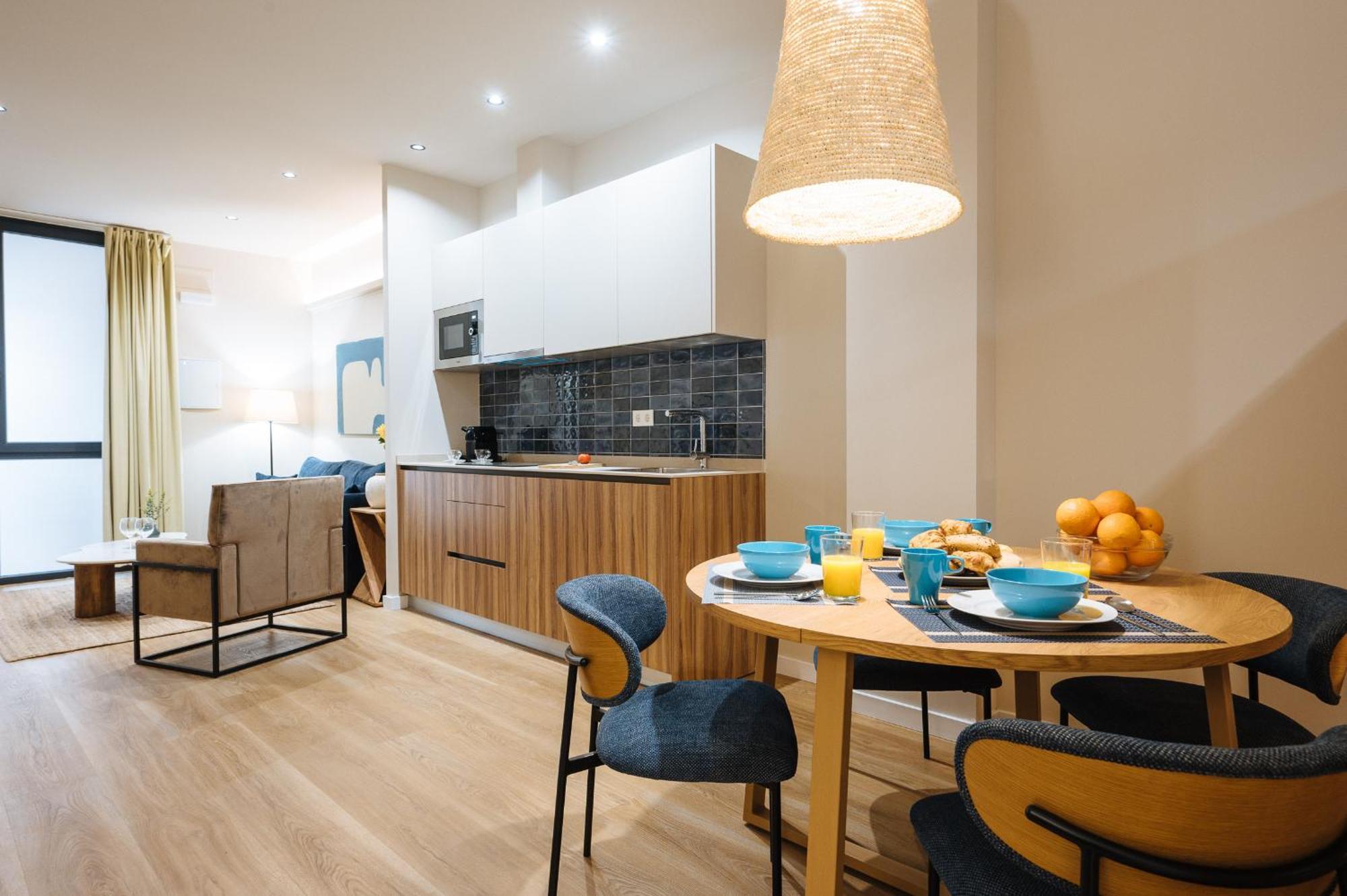 New Hostly Alameda Apartments เซบีญา ภายนอก รูปภาพ