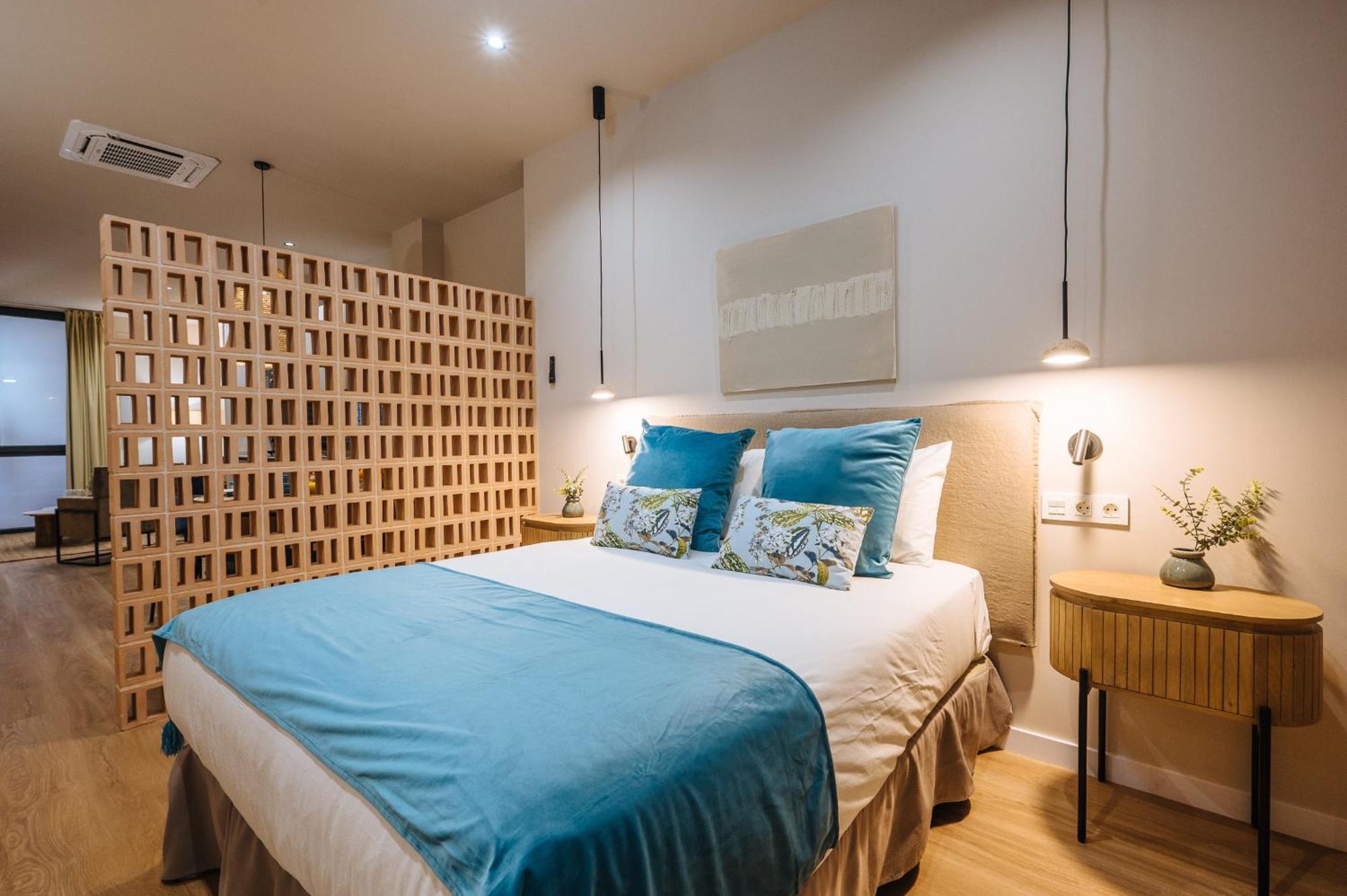 New Hostly Alameda Apartments เซบีญา ภายนอก รูปภาพ