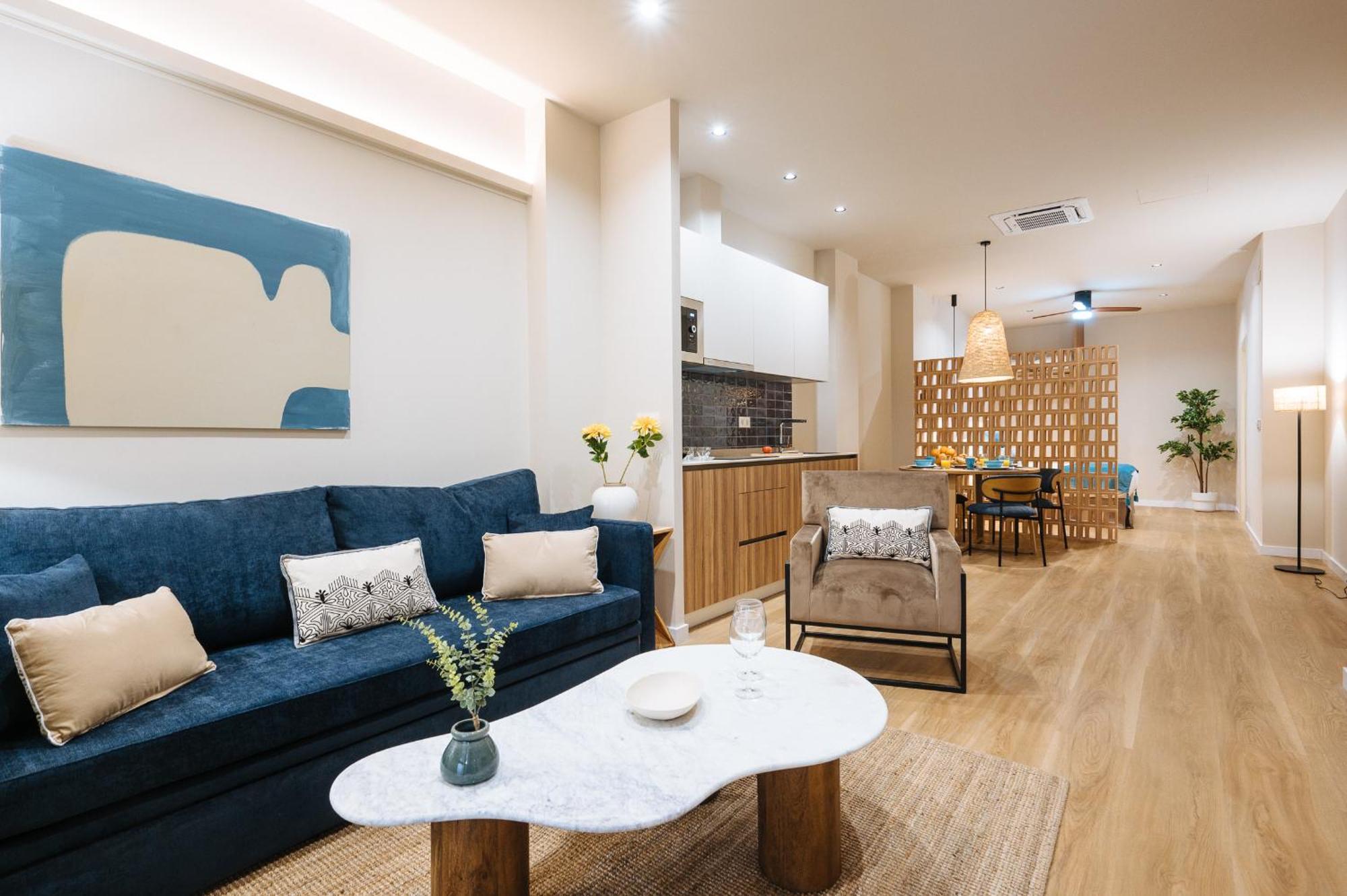 New Hostly Alameda Apartments เซบีญา ภายนอก รูปภาพ