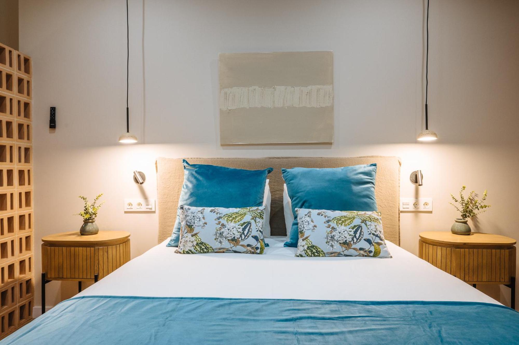 New Hostly Alameda Apartments เซบีญา ภายนอก รูปภาพ