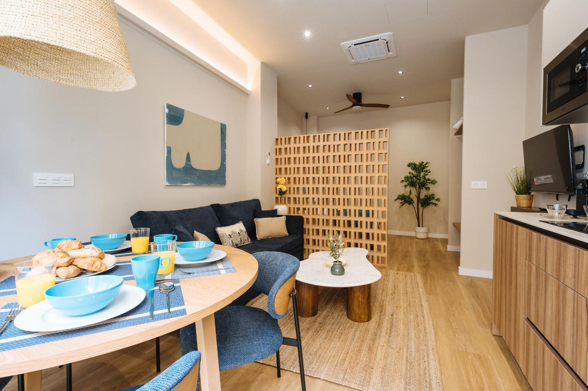 New Hostly Alameda Apartments เซบีญา ภายนอก รูปภาพ
