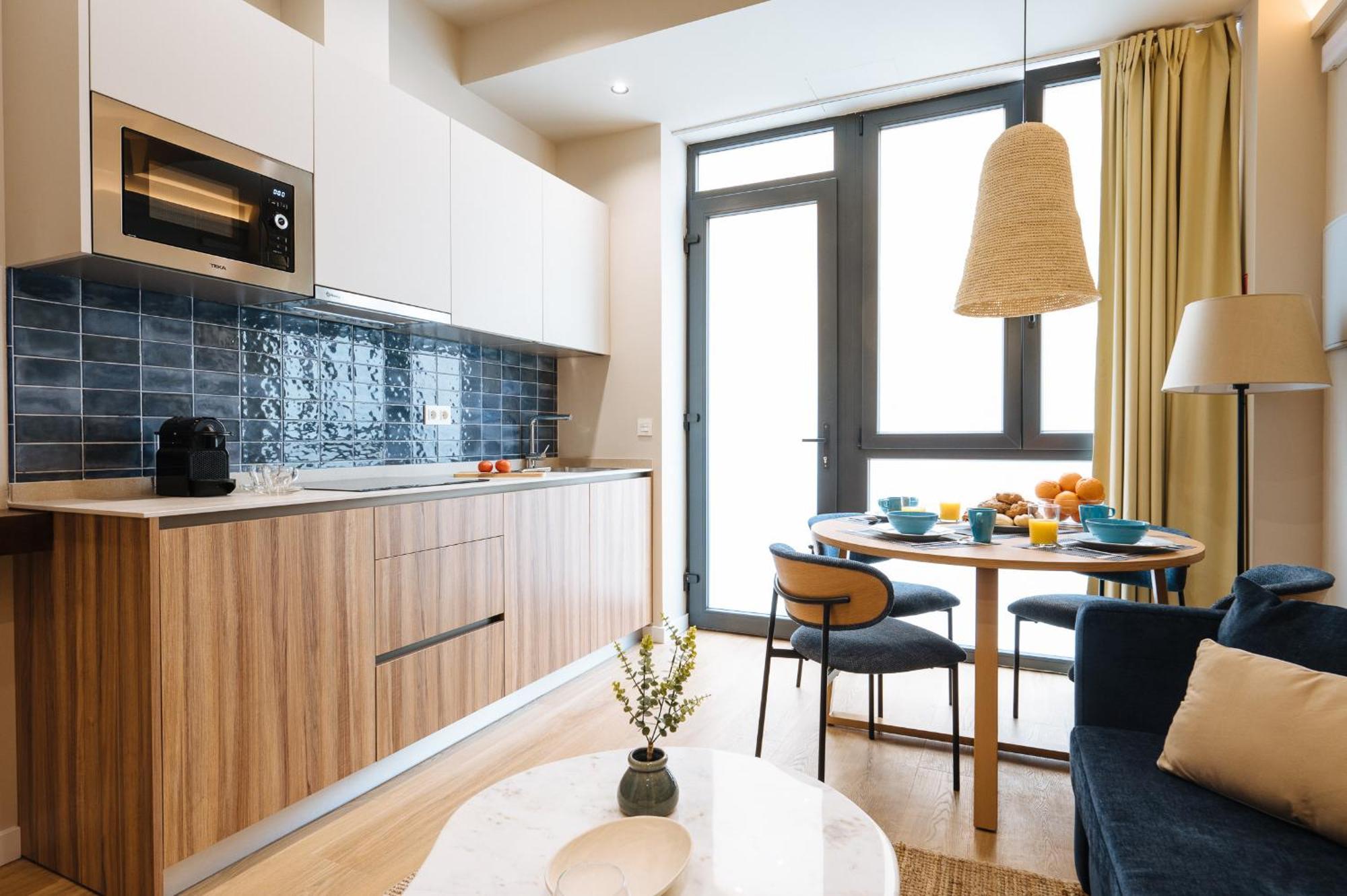 New Hostly Alameda Apartments เซบีญา ภายนอก รูปภาพ